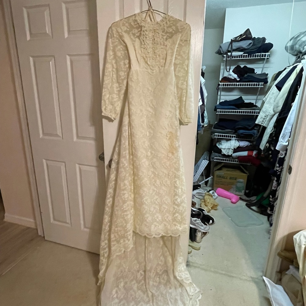 Antique Bridallure, Inc Gown
